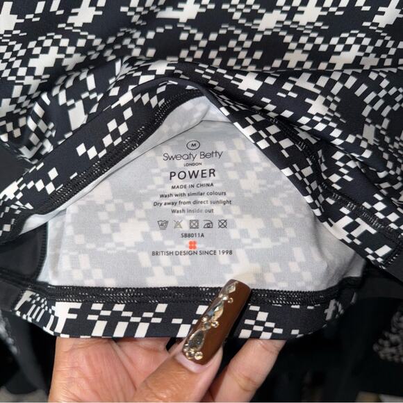 Sweaty Betty Power Zip Back Long Sleeve Crop Top Black Mini Geo Build Print - Picture 10 of 11